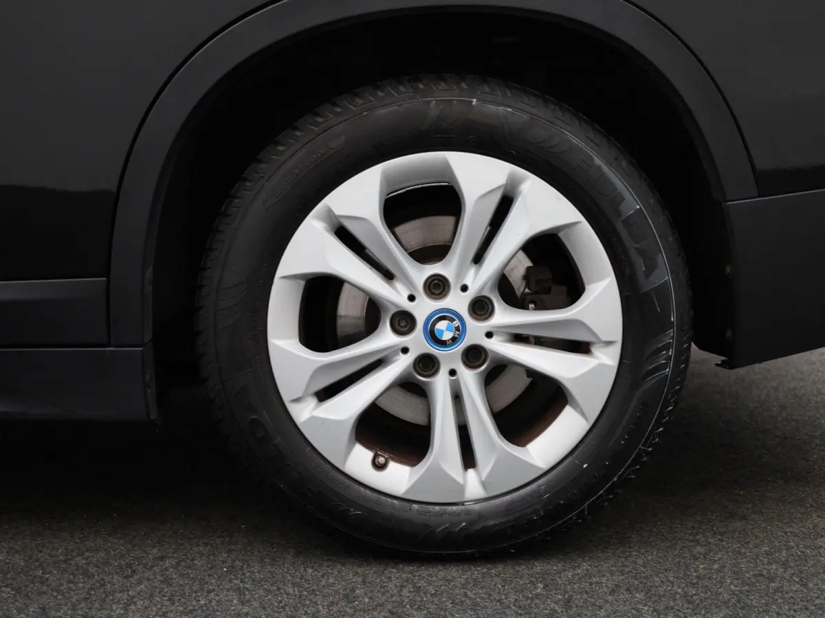 xDrive25e | ACC | Head-up Display | Keyless | Achteruitrijcamera | DAB |