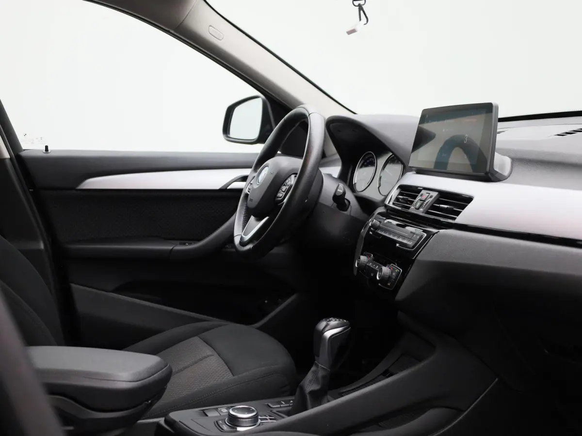 xDrive25e | ACC | Head-up Display | Keyless | Achteruitrijcamera | DAB |