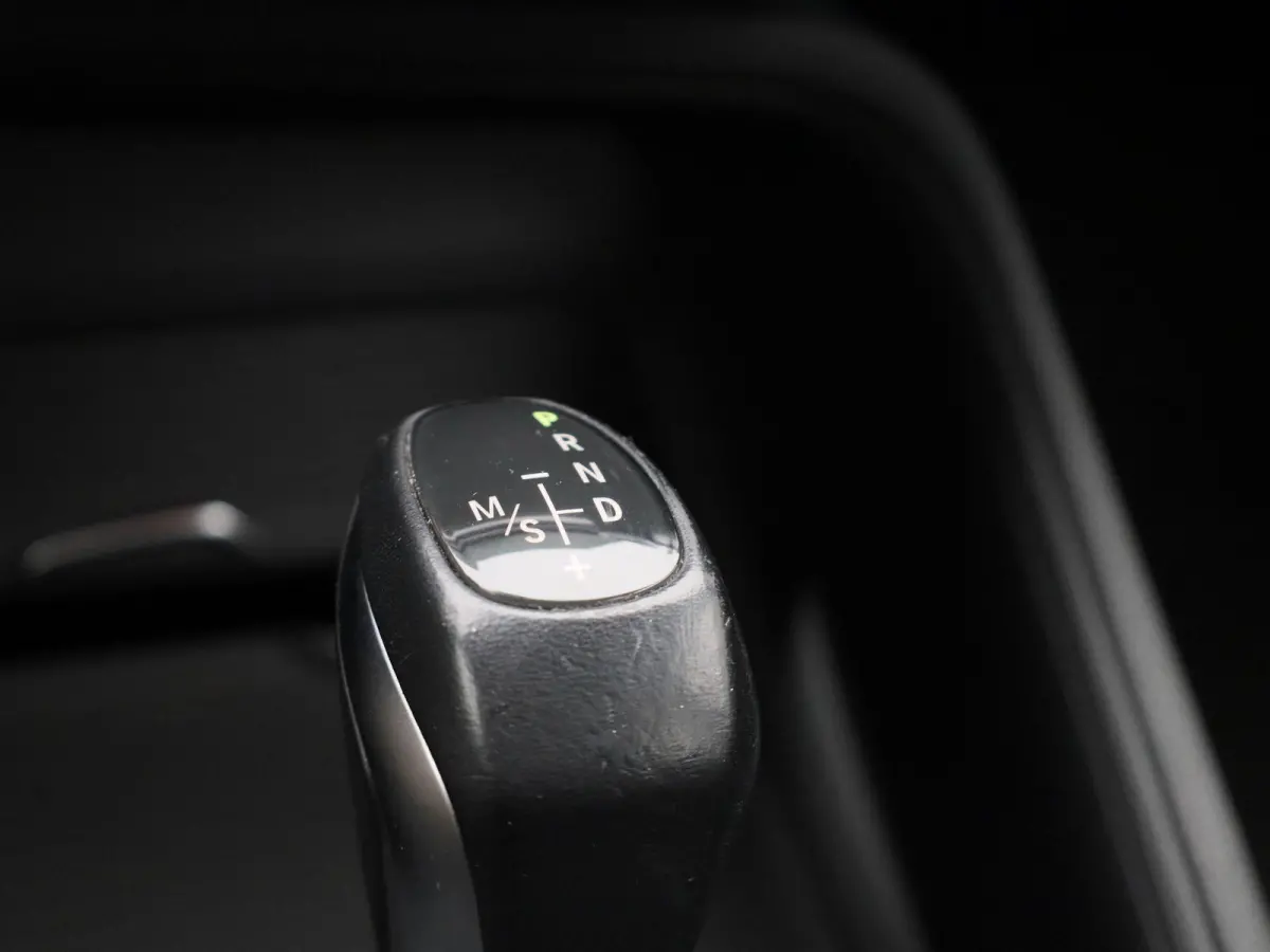 xDrive25e | ACC | Head-up Display | Keyless | Achteruitrijcamera | DAB |