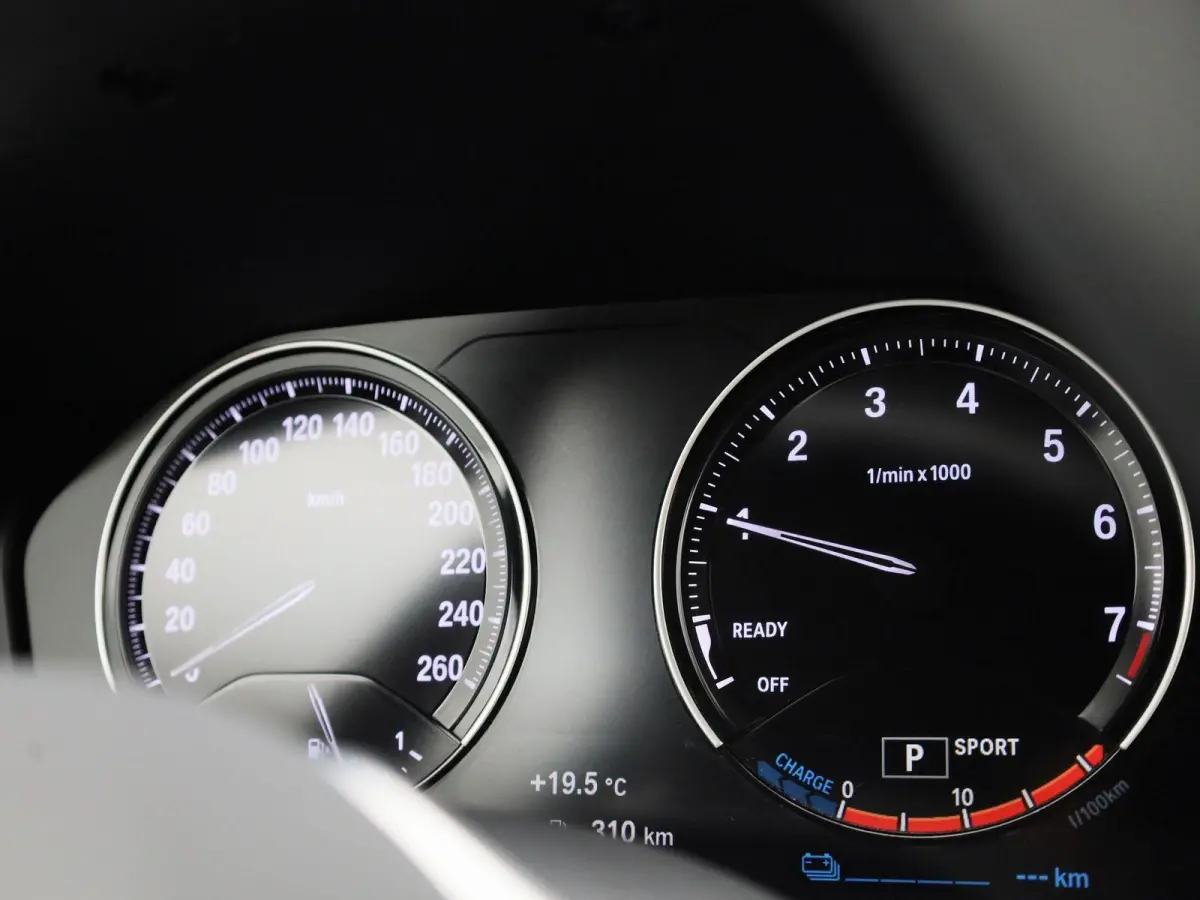 xDrive25e | ACC | Head-up Display | Keyless | Achteruitrijcamera | DAB |