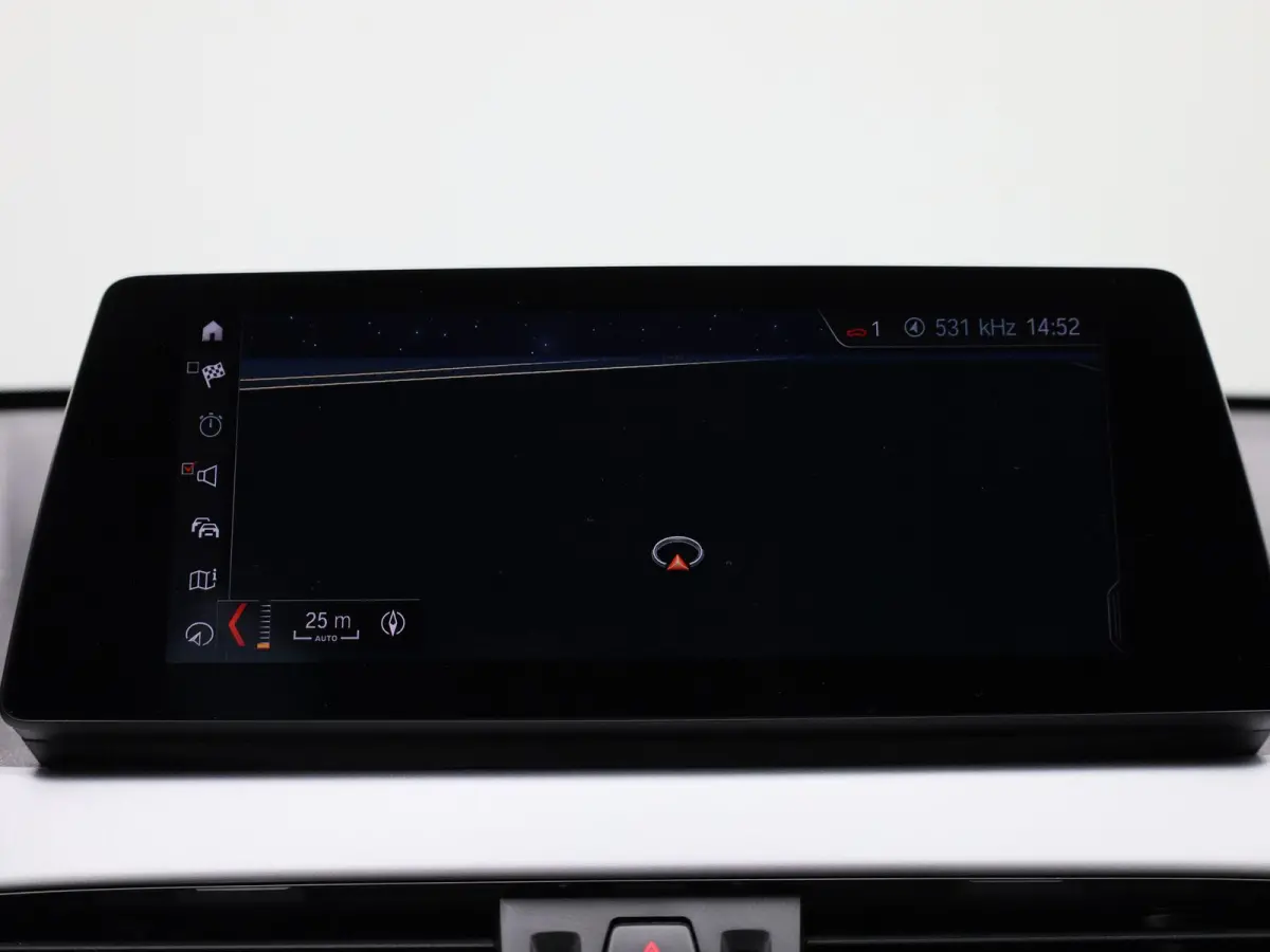 xDrive25e | ACC | Head-up Display | Keyless | Achteruitrijcamera | DAB |