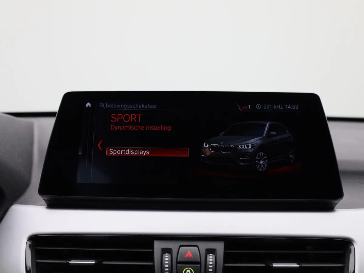 xDrive25e | ACC | Head-up Display | Keyless | Achteruitrijcamera | DAB |