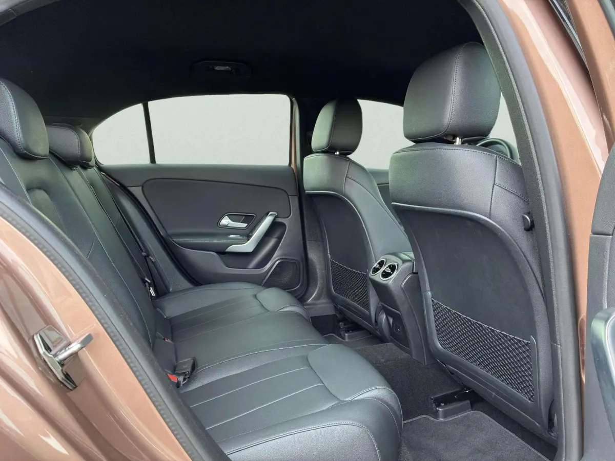 Hatchback 180 Business Solution Luxury
