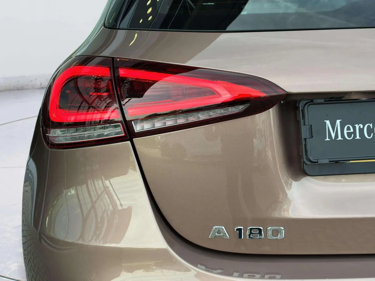 Hatchback 180 Business Solution Luxury