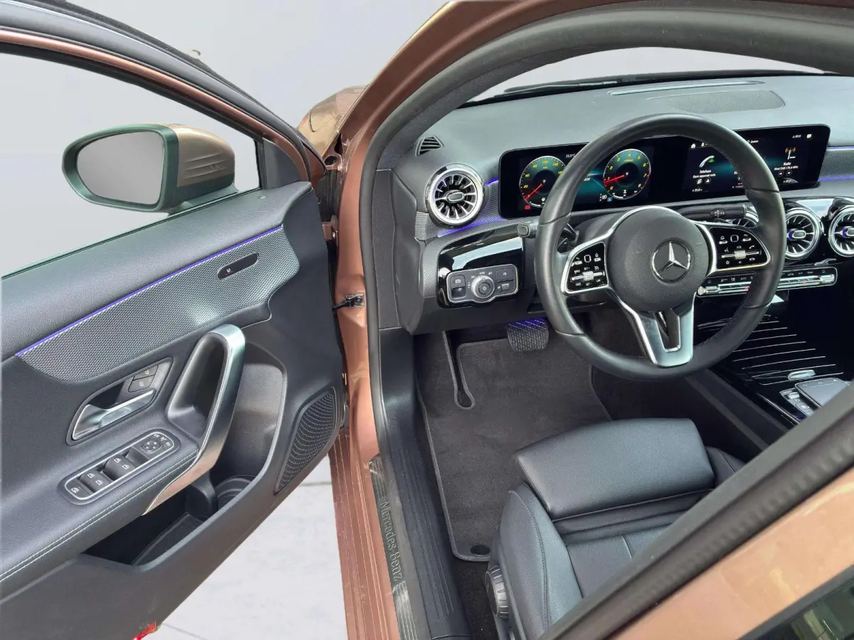 Hatchback 180 Business Solution Luxury