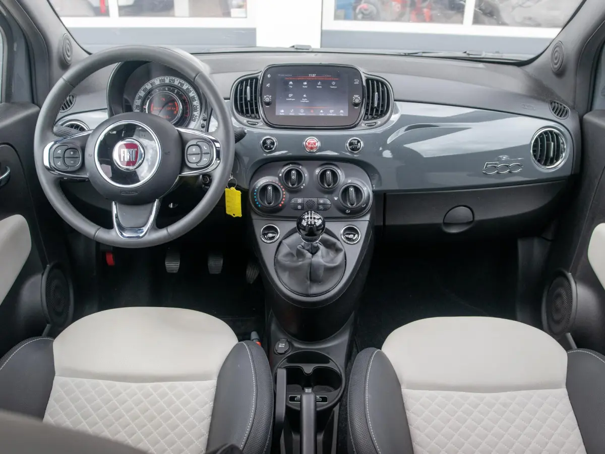 Hybrid Dolcevita | Airco | Cruise | 15" | Schuif/Kanteldak | PDC | Apple Carplay