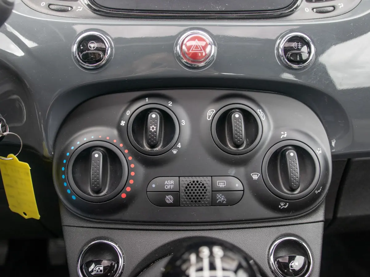 Hybrid Dolcevita | Airco | Cruise | 15" | Schuif/Kanteldak | PDC | Apple Carplay