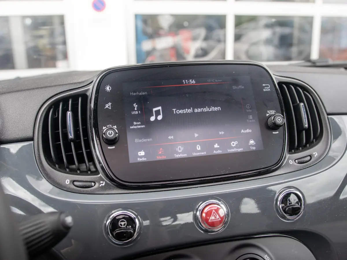 Hybrid Dolcevita | Airco | Cruise | 15" | Schuif/Kanteldak | PDC | Apple Carplay