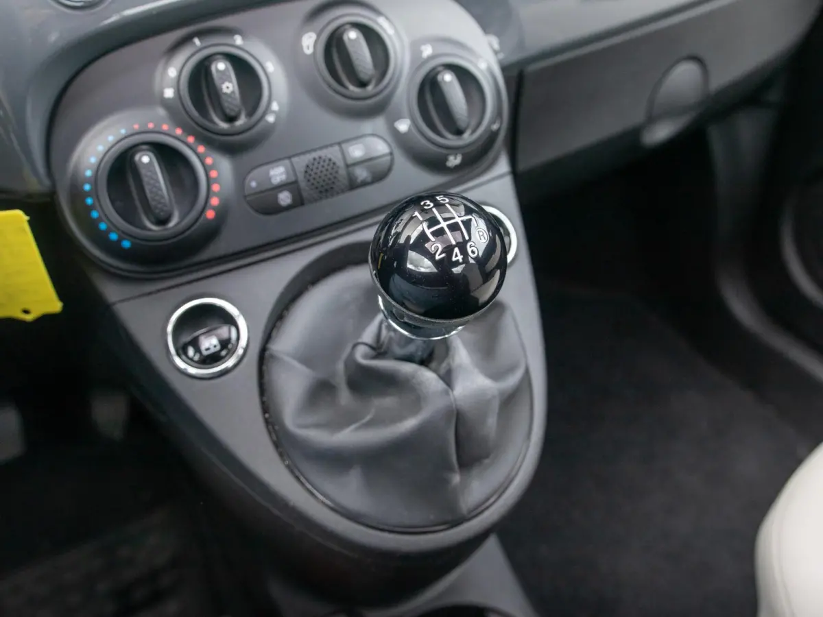 Hybrid Dolcevita | Airco | Cruise | 15" | Schuif/Kanteldak | PDC | Apple Carplay