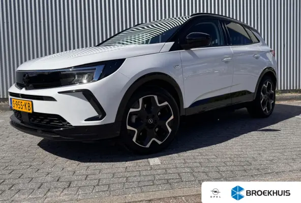 1.6 Turbo Plug-In Hybrid | Trekhaak | Adaptive Cruise Control | Navigatie | Apple Carplay / Android Auto | | Grootlichtassistent | Keyless entry | Koplampen adaptief