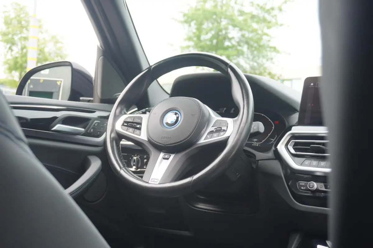286pk High Executive 80 kWh | SoH 96% | 360° Camera | Panoramadak | Harman Kardon