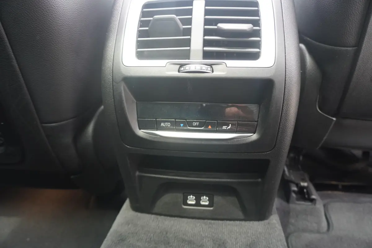 286pk High Executive 80 kWh | SoH 96% | 360° Camera | Panoramadak | Harman Kardon