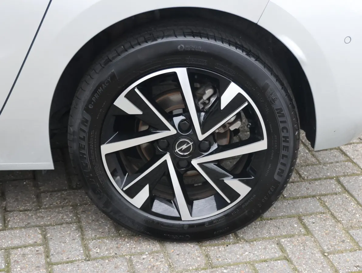 1.2 Turbo Hybrid GS 1ste eigenaar | Camera | Keyless | Parkeersensoren V+A | Apple Carplay & Android Auto |
