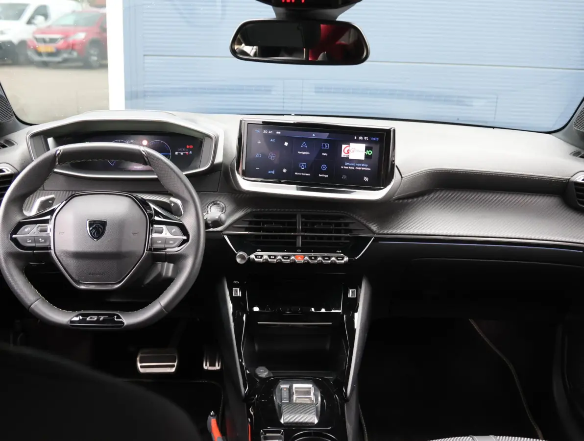 1.2 Hybrid 145 e-DCS6 GT Navigatie | Camera | Parkeersensoren V+A | Sportstoelen | Cruise Control Adaptief | Apple Carplay & Android Auto | 17" LMV