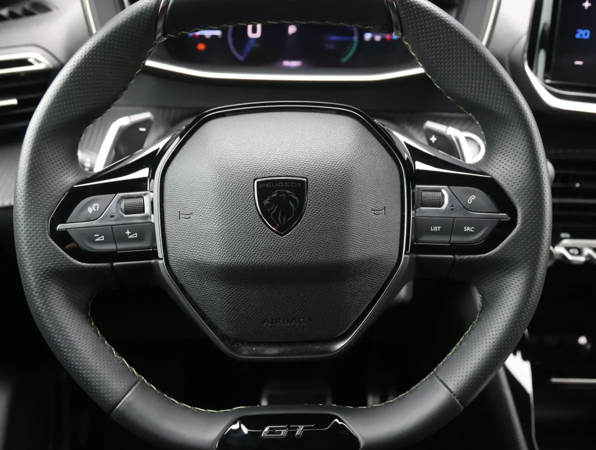 1.2 Hybrid 145 e-DCS6 GT Navigatie | Camera | Parkeersensoren V+A | Sportstoelen | Cruise Control Adaptief | Apple Carplay & Android Auto | 17" LMV