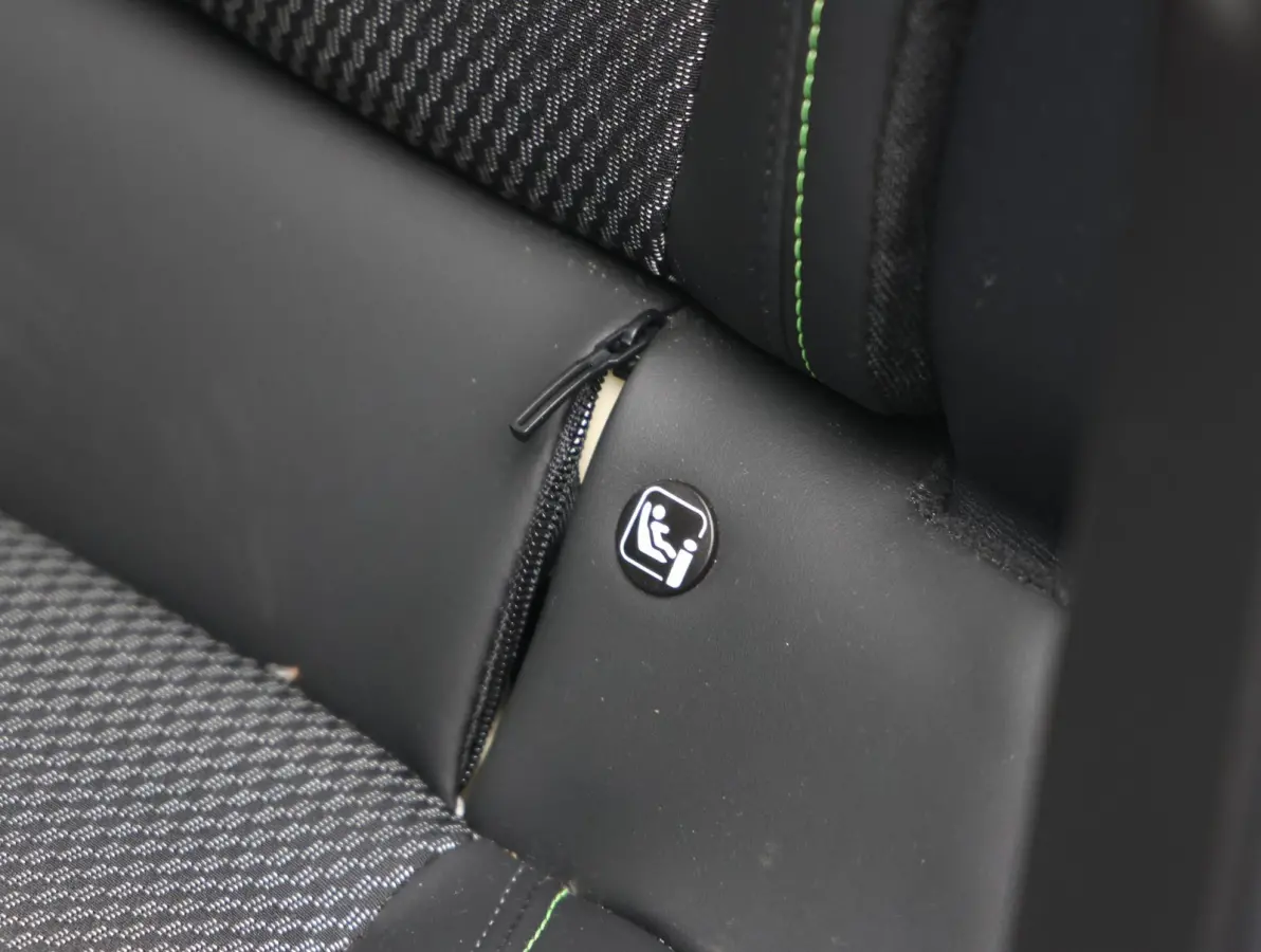 1.2 Hybrid 145 e-DCS6 GT Navigatie | Camera | Parkeersensoren V+A | Sportstoelen | Cruise Control Adaptief | Apple Carplay & Android Auto | 17" LMV