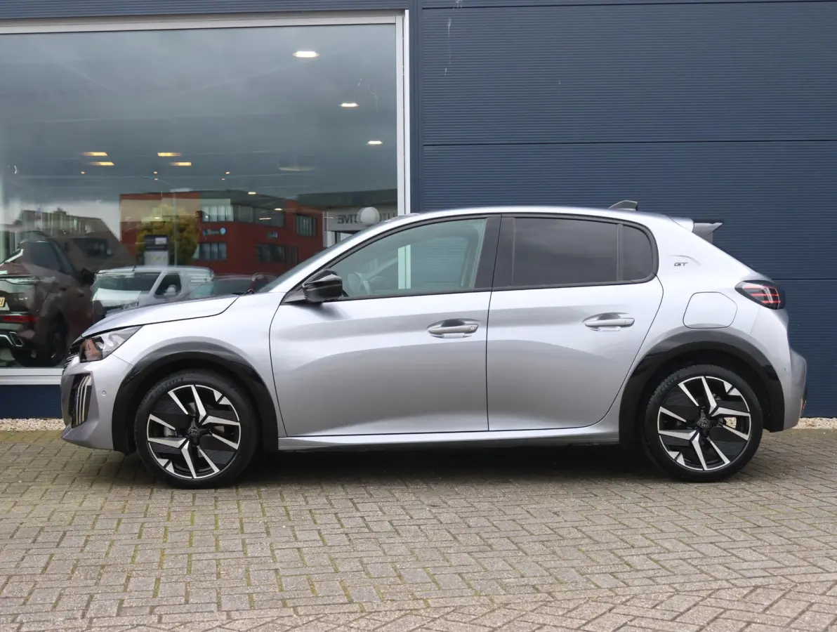 1.2 Hybrid 145 e-DCS6 GT Navigatie | Camera | Parkeersensoren V+A | Sportstoelen | Cruise Control Adaptief | Apple Carplay & Android Auto | 17" LMV