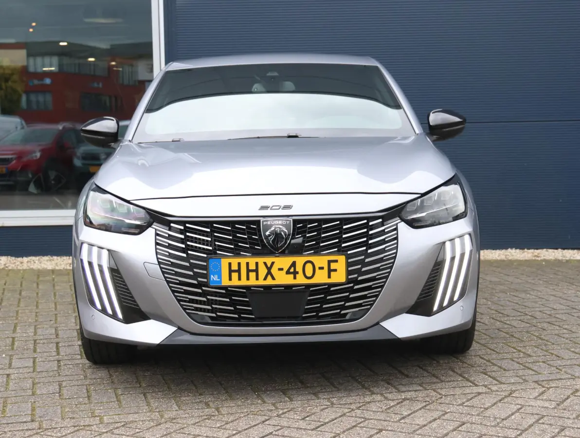 1.2 Hybrid 145 e-DCS6 GT Navigatie | Camera | Parkeersensoren V+A | Sportstoelen | Cruise Control Adaptief | Apple Carplay & Android Auto | 17" LMV