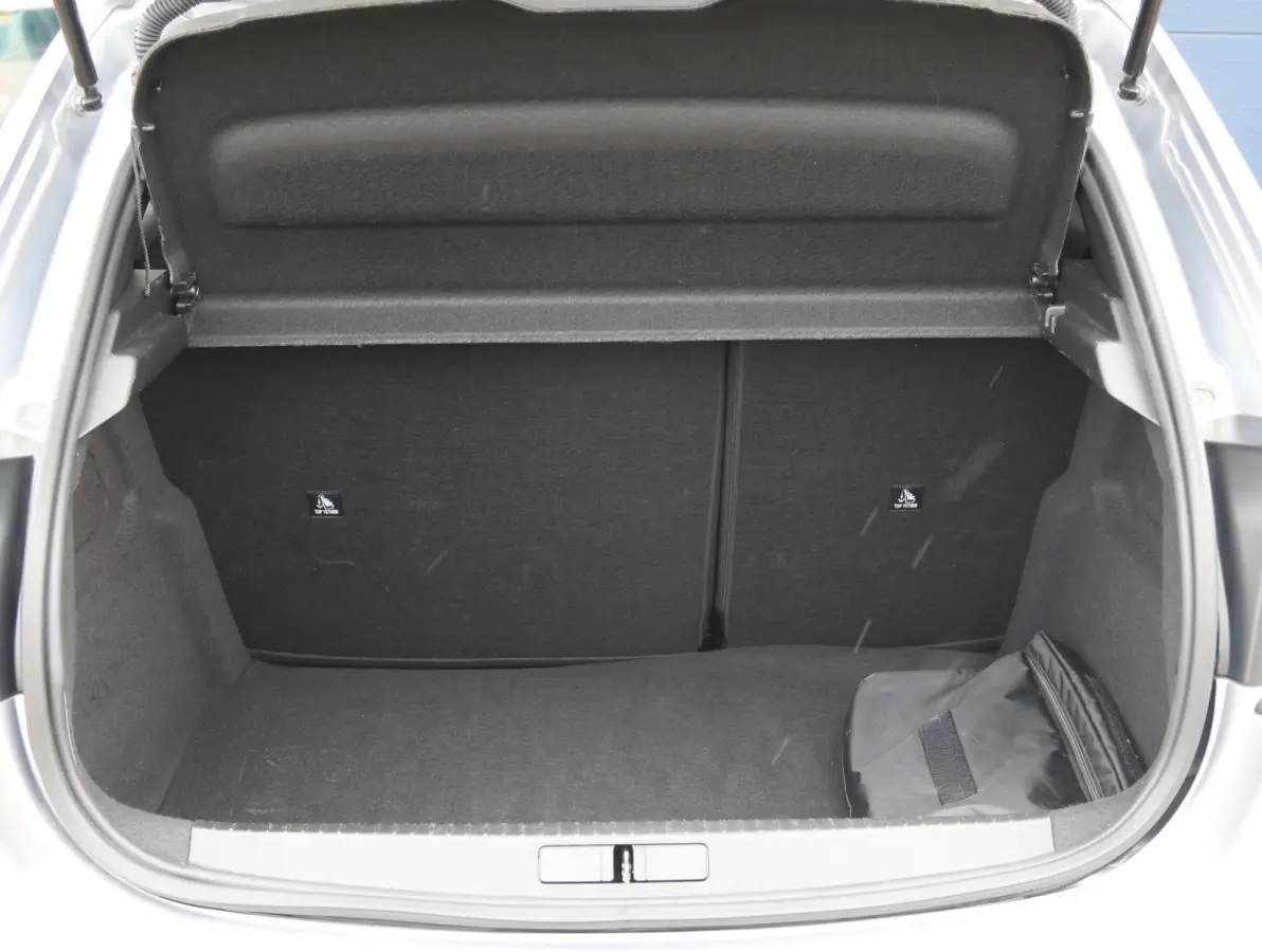 1.2 Hybrid 145 e-DCS6 GT Navigatie | Camera | Parkeersensoren V+A | Sportstoelen | Cruise Control Adaptief | Apple Carplay & Android Auto | 17" LMV