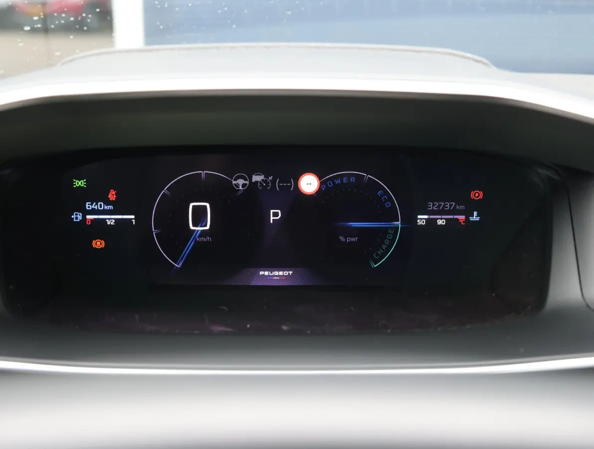1.2 Hybrid 145 e-DCS6 GT Navigatie | Camera | Parkeersensoren V+A | Sportstoelen | Cruise Control Adaptief | Apple Carplay & Android Auto | 17" LMV