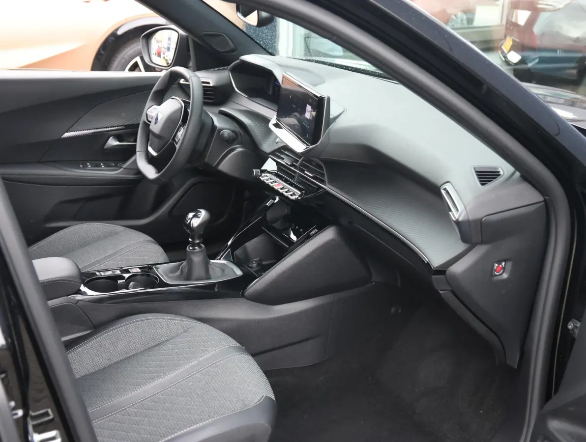 1.2 PureTech 100 Allure 1ste Eigenaar | Parkeersensoren V+A | Climate Control | Navigatie | 17" LMV