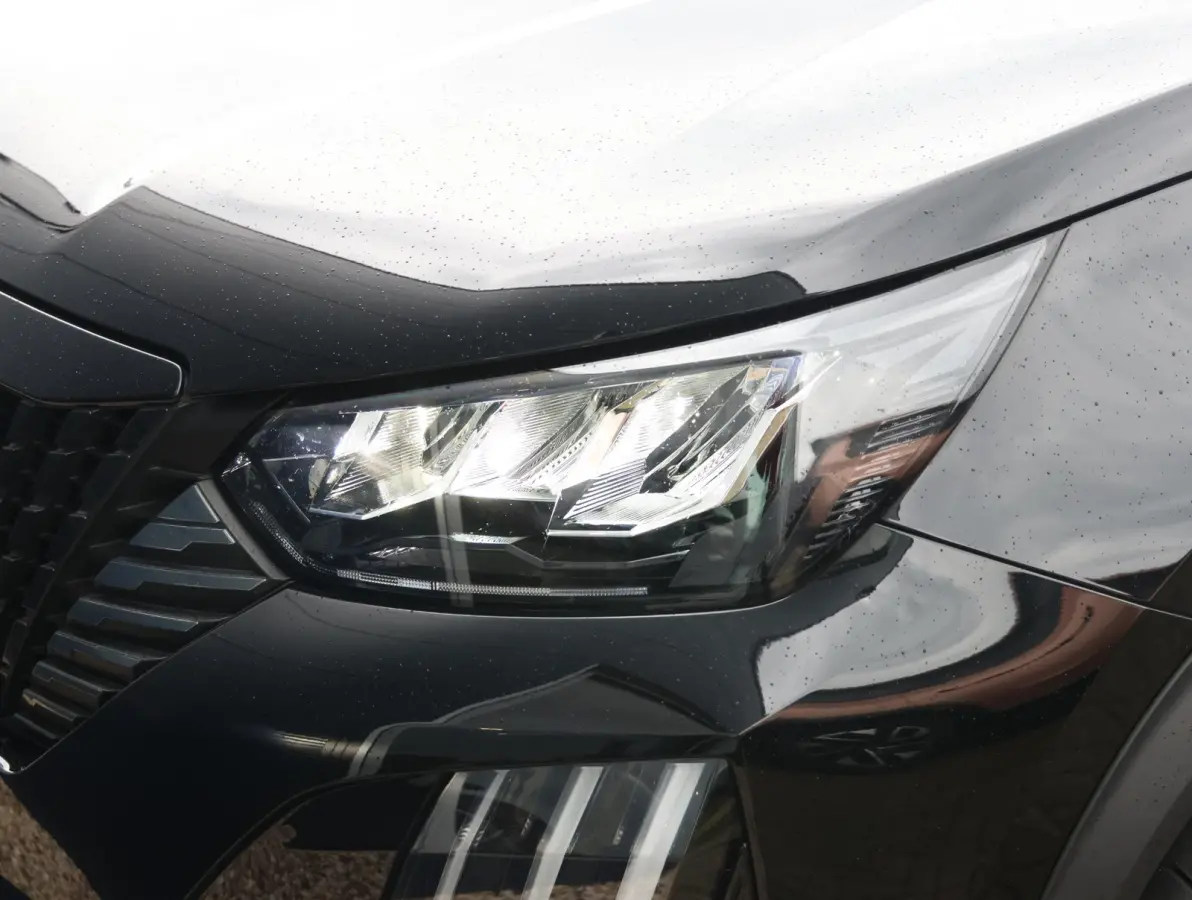 1.2 PureTech 100 Allure 1ste Eigenaar | Parkeersensoren V+A | Climate Control | Navigatie | 17" LMV