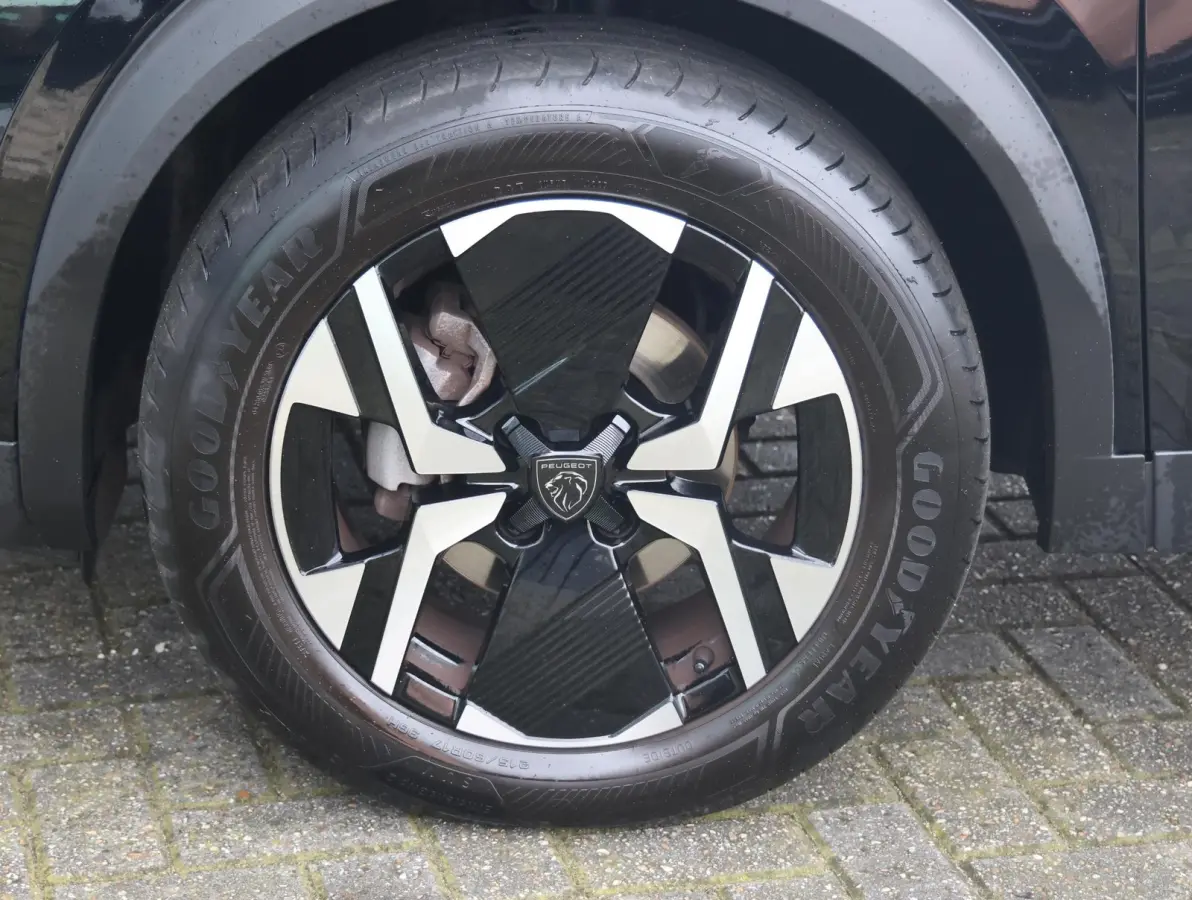 1.2 PureTech 100 Allure 1ste Eigenaar | Parkeersensoren V+A | Climate Control | Navigatie | 17" LMV
