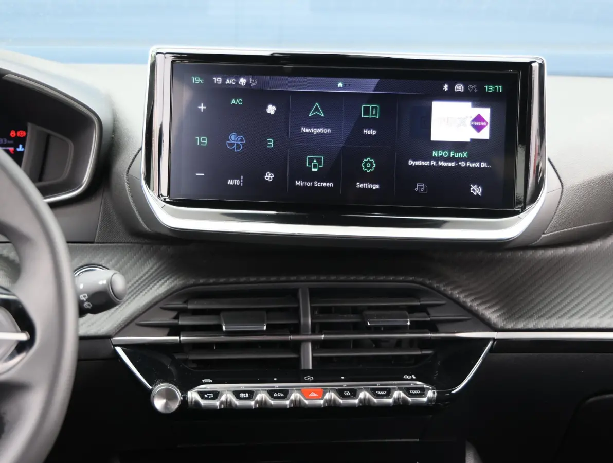 1.2 PureTech 100 Allure 1ste Eigenaar | Parkeersensoren V+A | Climate Control | Navigatie | 17" LMV