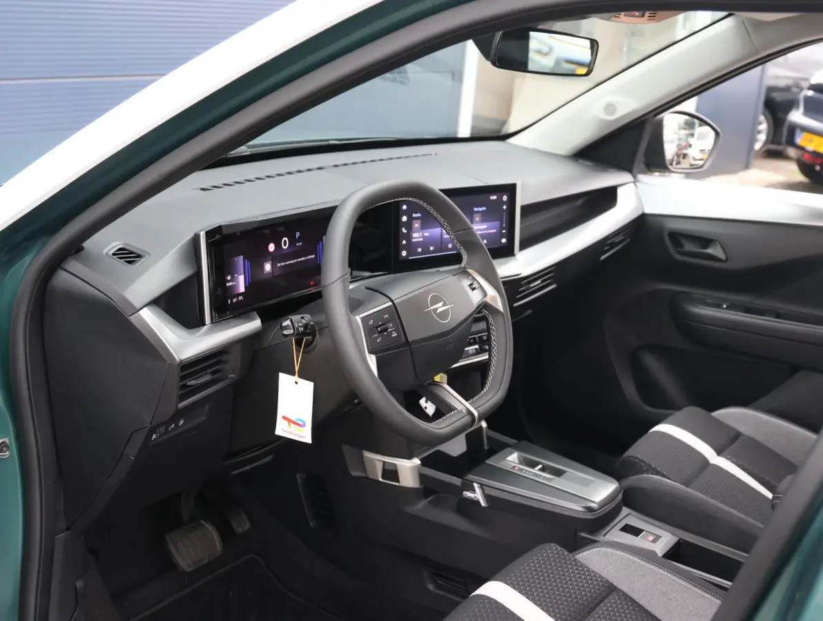1.2 Turbo Hybrid Edition 1ste eigenaar | Camera | DAB | Bi-Colour | Navigatie | Apple Carplay & Android Auto
