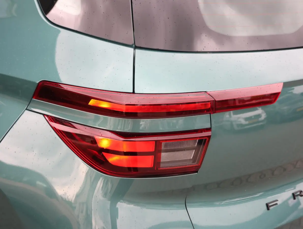 1.2 Turbo Hybrid Edition 1ste eigenaar | Camera | DAB | Bi-Colour | Navigatie | Apple Carplay & Android Auto