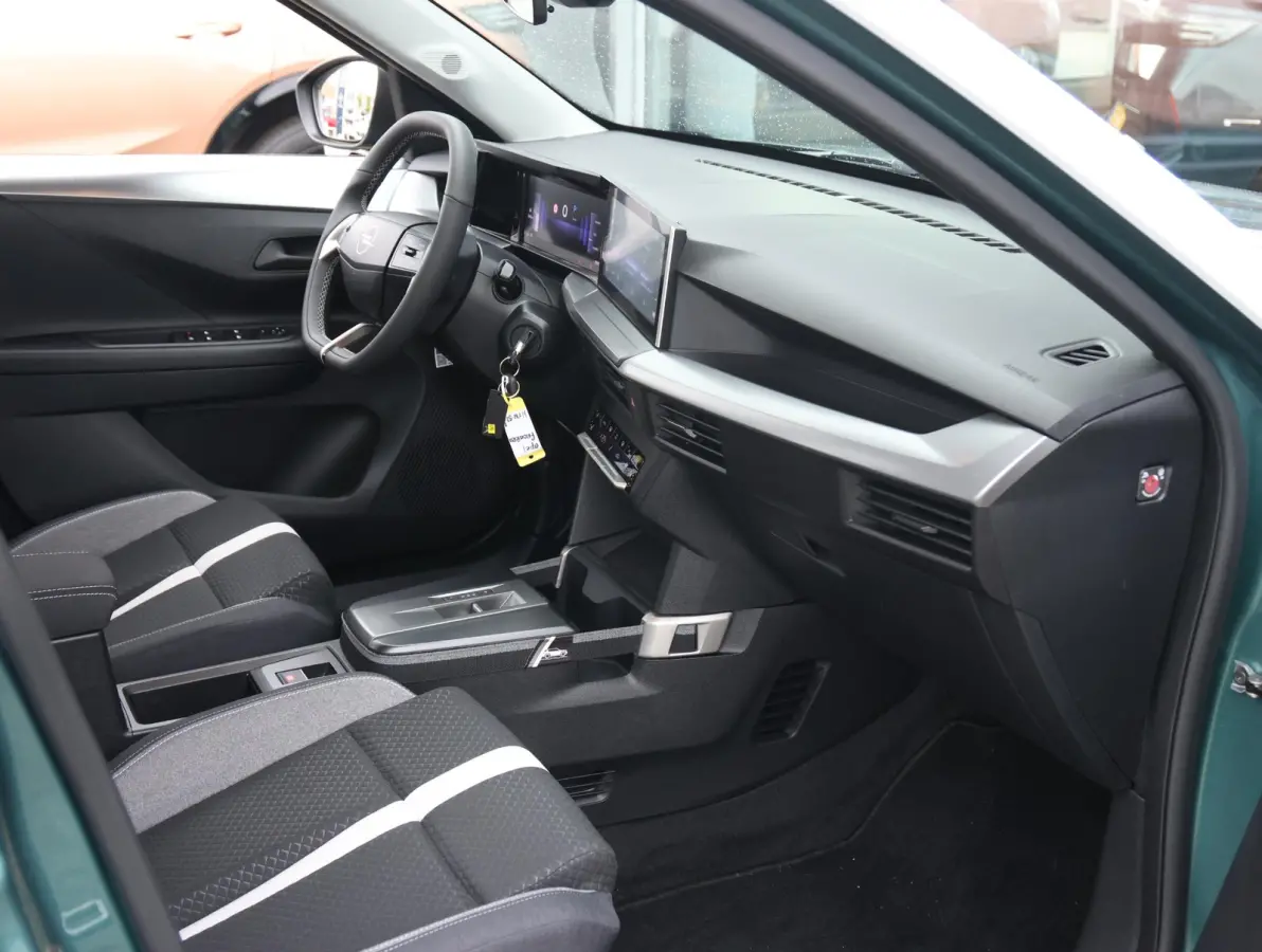 1.2 Turbo Hybrid Edition 1ste eigenaar | Camera | DAB | Bi-Colour | Navigatie | Apple Carplay & Android Auto