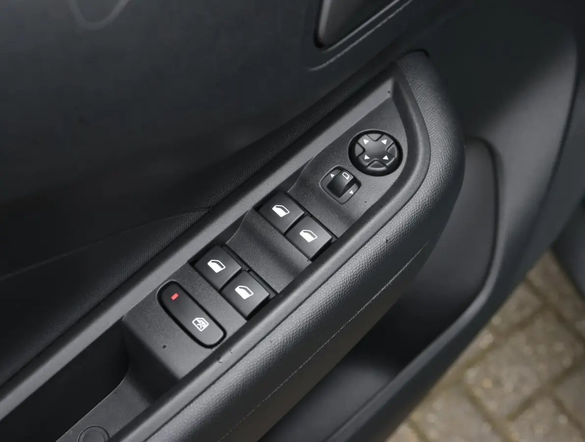 1.2 Turbo Hybrid Edition 1ste eigenaar | Camera | DAB | Bi-Colour | Navigatie | Apple Carplay & Android Auto