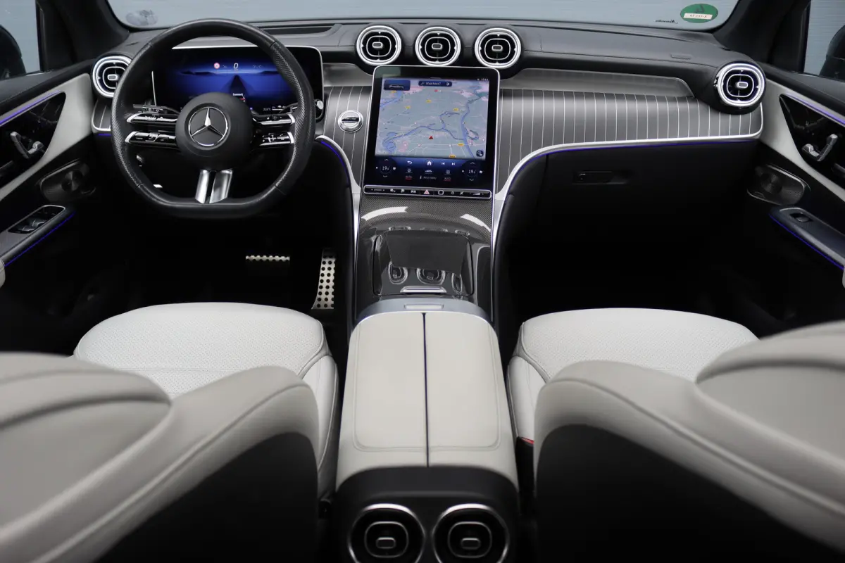 400e 4MATIC AMG Line | Panoramadak | Trekhaak | Memory | Burmester | Surround Camera | Keyless Go | Digital Light | Verwarmd Stuurwiel | HUD |