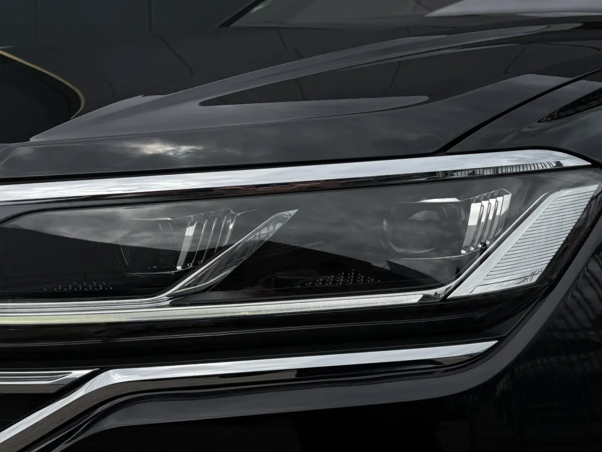3.0 TSi eHybrid 4MOTION 20"/Panoramadak/Trekhaak/Luchtvering/Leder/Stuur + voorruit + stoelverwarming v+a/Dodehoek/Adaptieve cruise