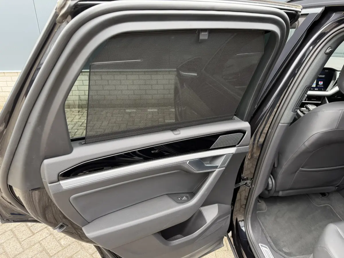 3.0 TSi eHybrid 4MOTION 20"/Panoramadak/Trekhaak/Luchtvering/Leder/Stuur + voorruit + stoelverwarming v+a/Dodehoek/Adaptieve cruise