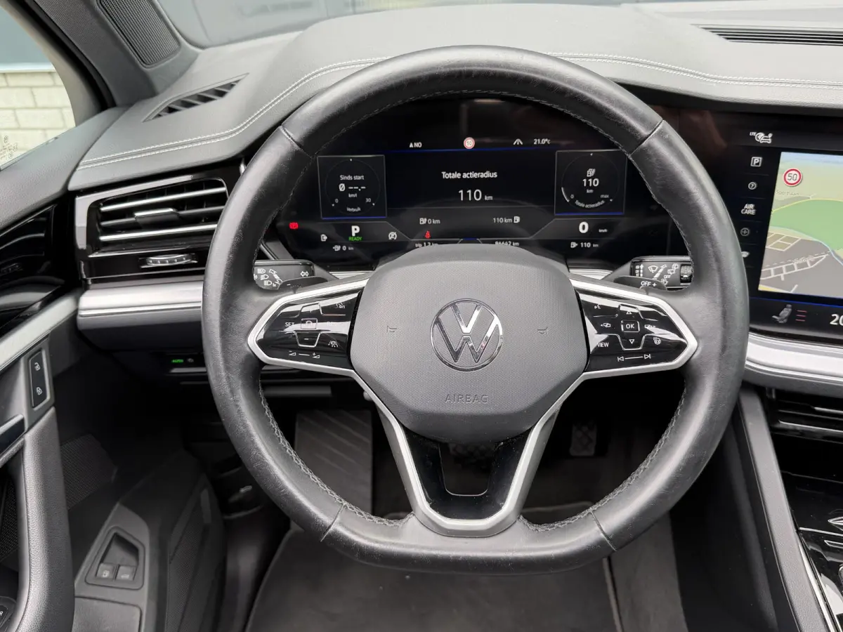 3.0 TSi eHybrid 4MOTION 20"/Panoramadak/Trekhaak/Luchtvering/Leder/Stuur + voorruit + stoelverwarming v+a/Dodehoek/Adaptieve cruise