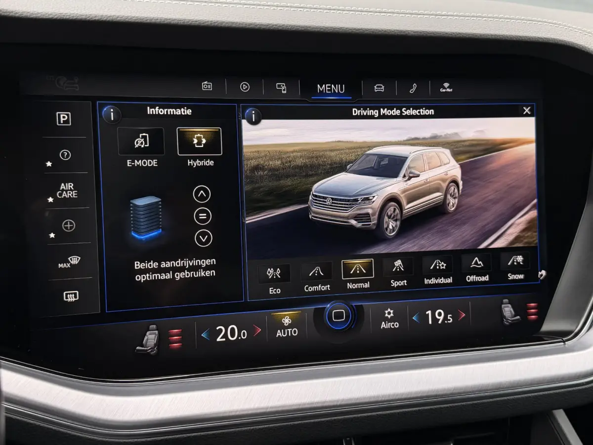 3.0 TSi eHybrid 4MOTION 20"/Panoramadak/Trekhaak/Luchtvering/Leder/Stuur + voorruit + stoelverwarming v+a/Dodehoek/Adaptieve cruise