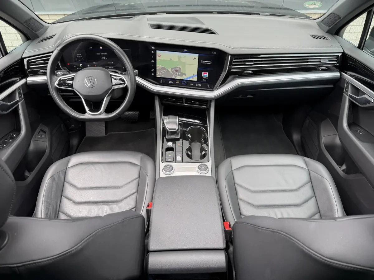 3.0 TSi eHybrid 4MOTION 20"/Panoramadak/Trekhaak/Luchtvering/Leder/Stuur + voorruit + stoelverwarming v+a/Dodehoek/Adaptieve cruise