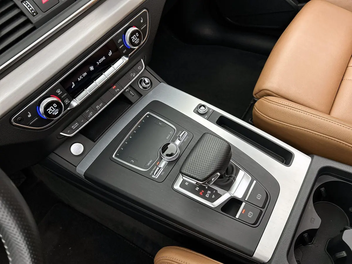 50 TFSI e quattro S edition 299 PK | S-line | Panoramadak | Luchtvering | Navigatie | Trekhaak | Stoelverwarming | Keyless | Apple Carplay | Android Auto | Lichtmetalen velgen | Leder |