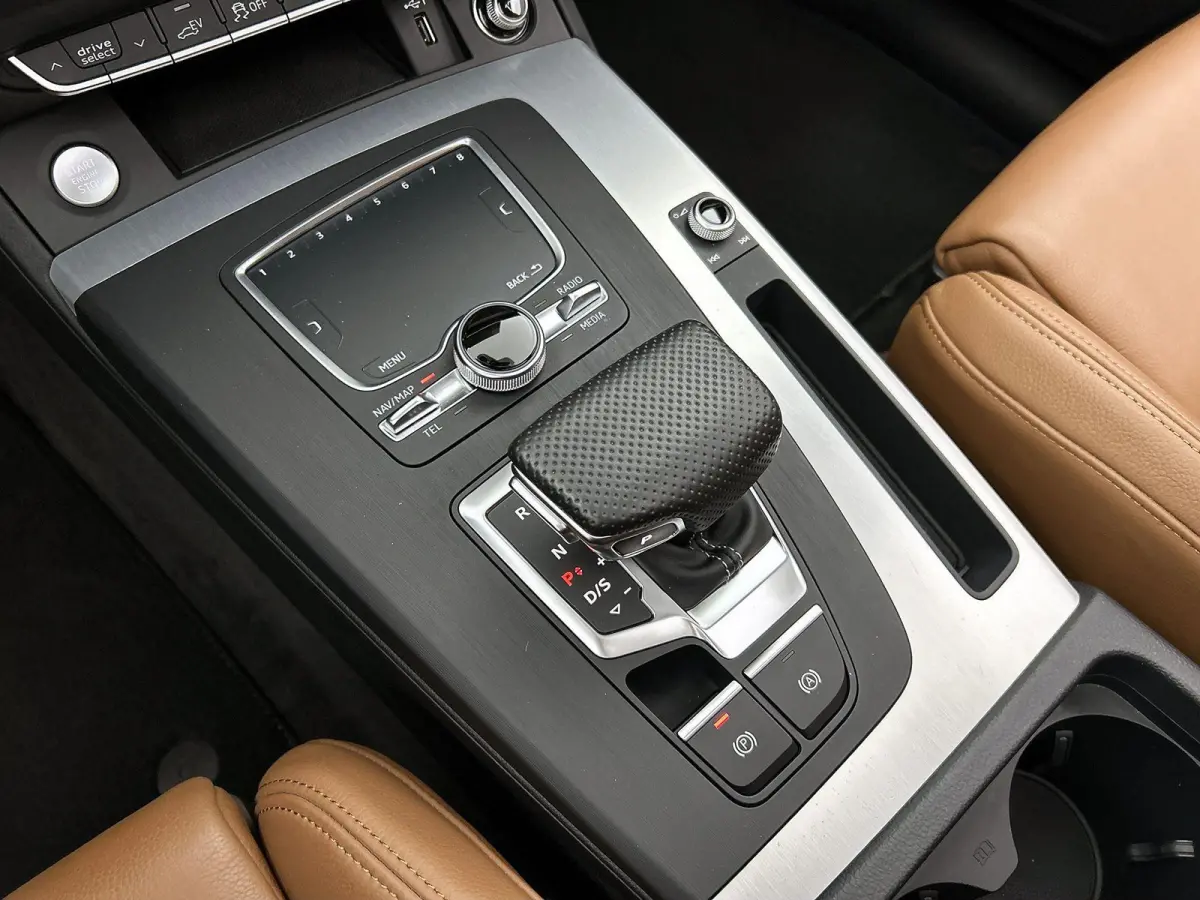 50 TFSI e quattro S edition 299 PK | S-line | Panoramadak | Luchtvering | Navigatie | Trekhaak | Stoelverwarming | Keyless | Apple Carplay | Android Auto | Lichtmetalen velgen | Leder |