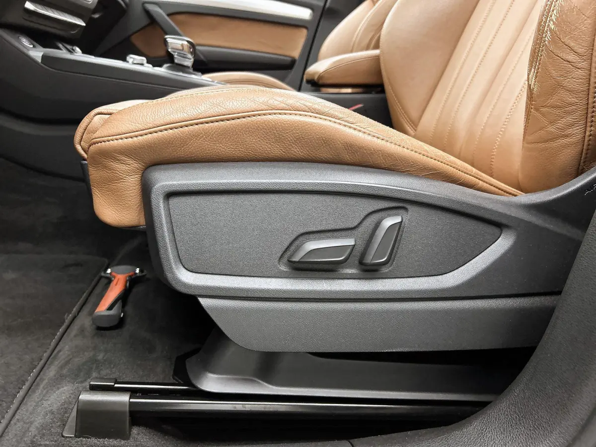 50 TFSI e quattro S edition 299 PK | S-line | Panoramadak | Luchtvering | Navigatie | Trekhaak | Stoelverwarming | Keyless | Apple Carplay | Android Auto | Lichtmetalen velgen | Leder |