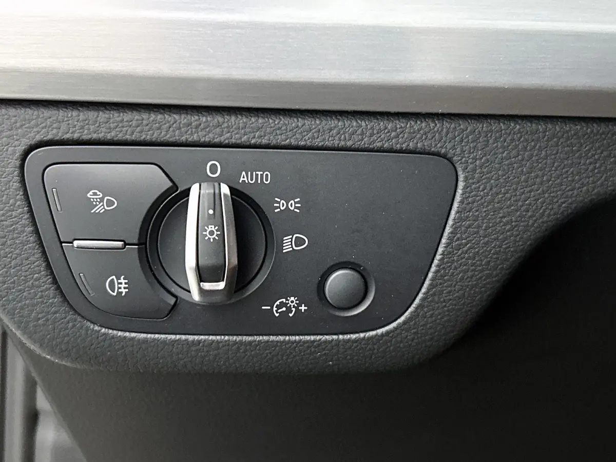 50 TFSI e quattro S edition 299 PK | S-line | Panoramadak | Luchtvering | Navigatie | Trekhaak | Stoelverwarming | Keyless | Apple Carplay | Android Auto | Lichtmetalen velgen | Leder |