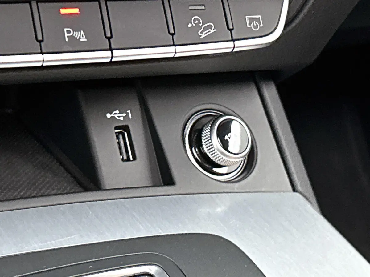 50 TFSI e quattro S edition 299 PK | S-line | Panoramadak | Luchtvering | Navigatie | Trekhaak | Stoelverwarming | Keyless | Apple Carplay | Android Auto | Lichtmetalen velgen | Leder |