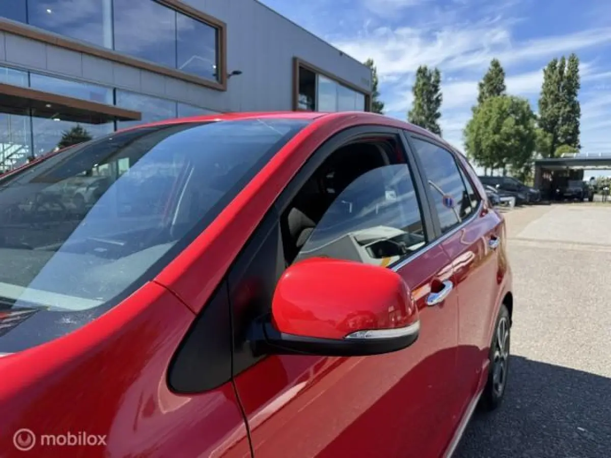 1.0 DPi GT-Line , GT Interieur , GT Voor- & Achter bumpers , Navigatie & Camera , Bluetooth , Apple carplay & Android auto, Speciale sportive uitvoering