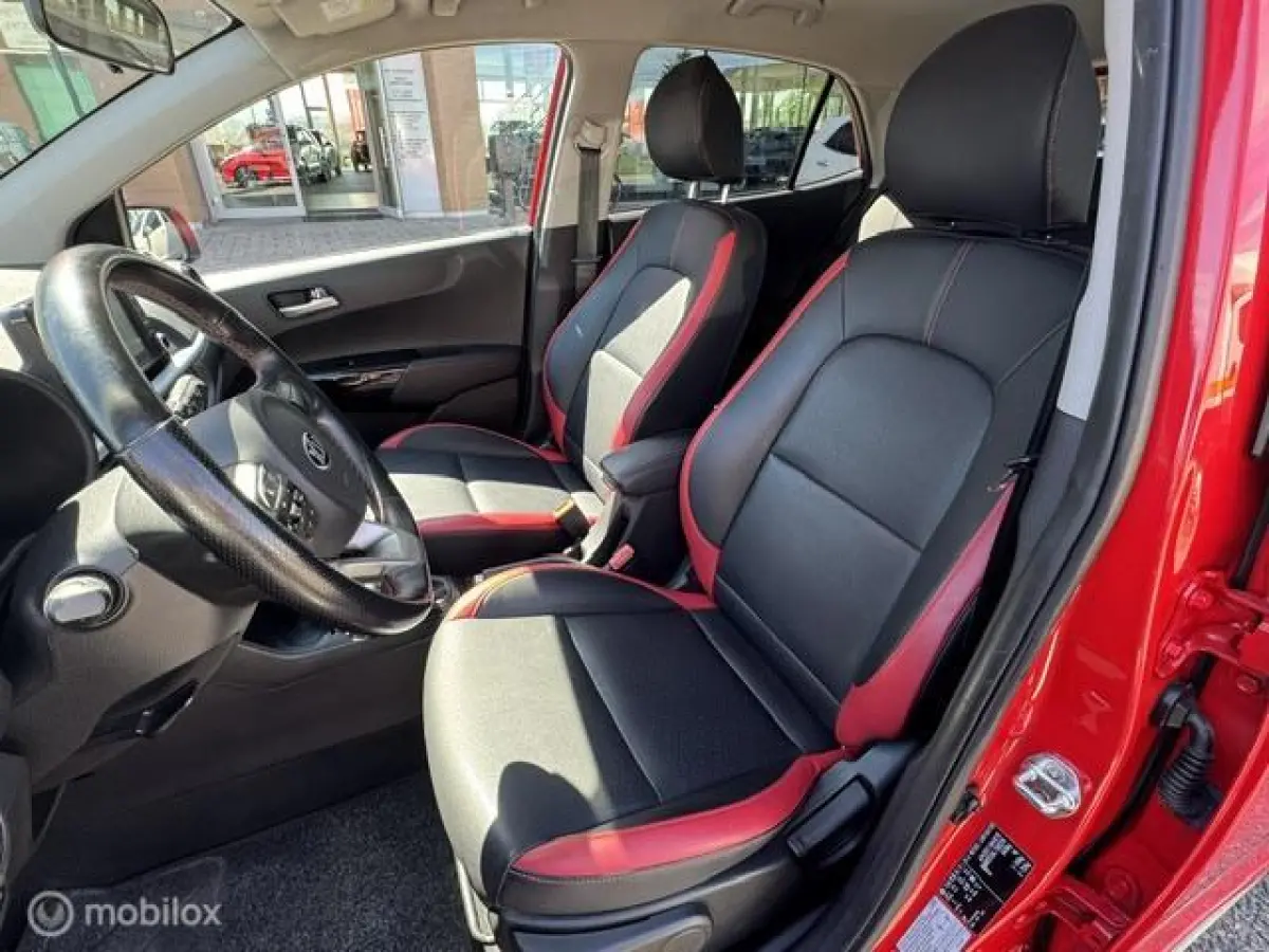 1.0 DPi GT-Line , GT Interieur , GT Voor- & Achter bumpers , Navigatie & Camera , Bluetooth , Apple carplay & Android auto, Speciale sportive uitvoering