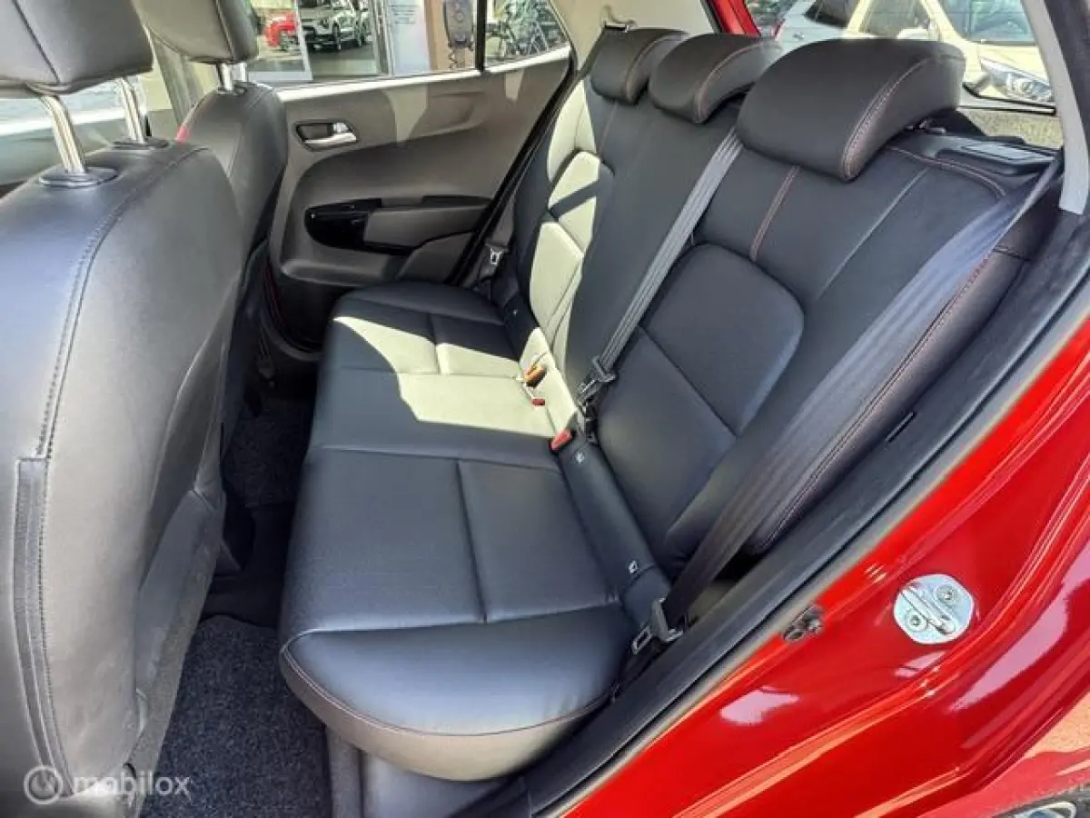 1.0 DPi GT-Line , GT Interieur , GT Voor- & Achter bumpers , Navigatie & Camera , Bluetooth , Apple carplay & Android auto, Speciale sportive uitvoering