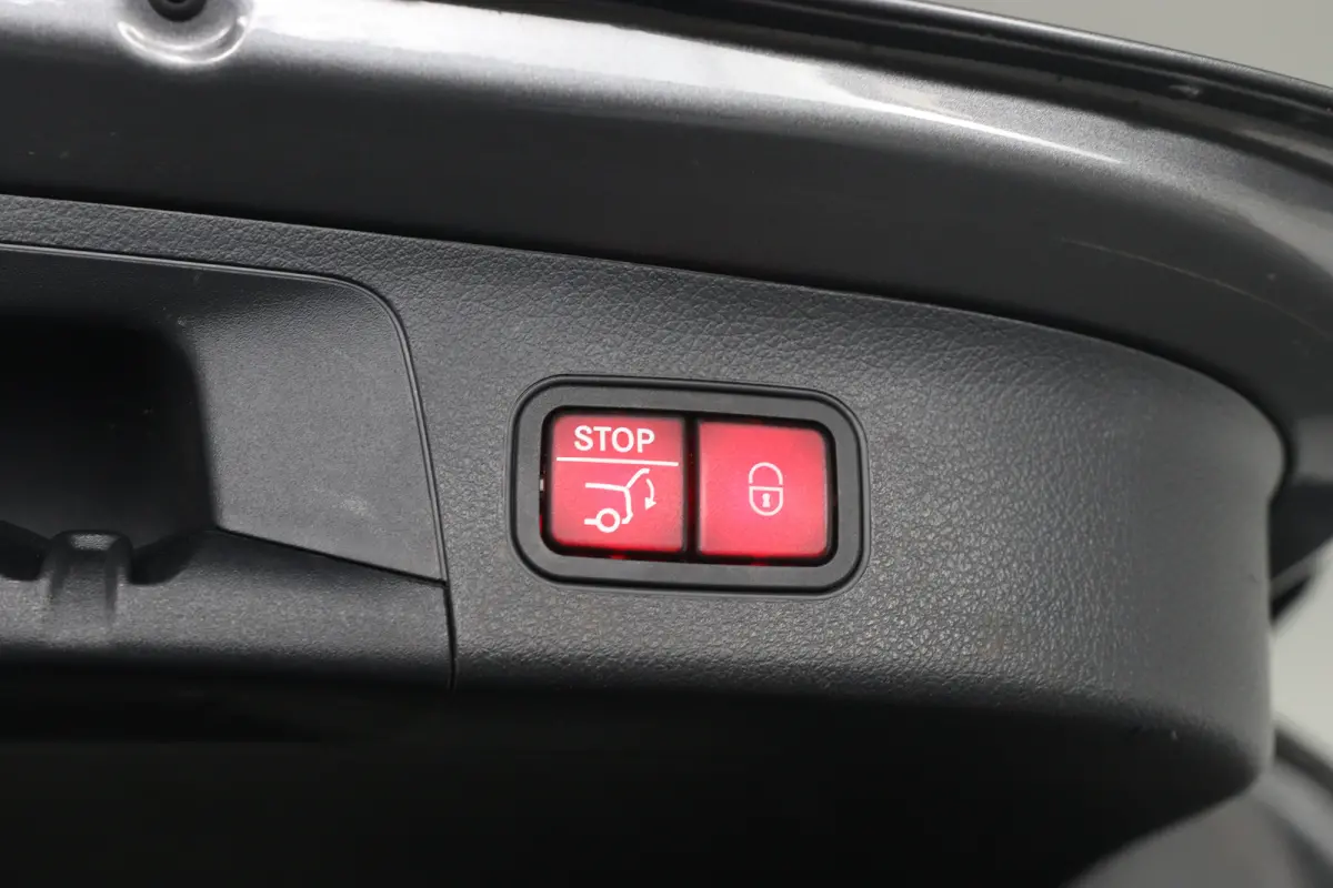 250 e AMG Line | Eerste Eigenaar | Elektrisch Panoramadak | Zetels met Geheugenfunctie | Elektrische Achterklep | 360* Camera | Adaptieve Cruise Control | Head-Up Display |