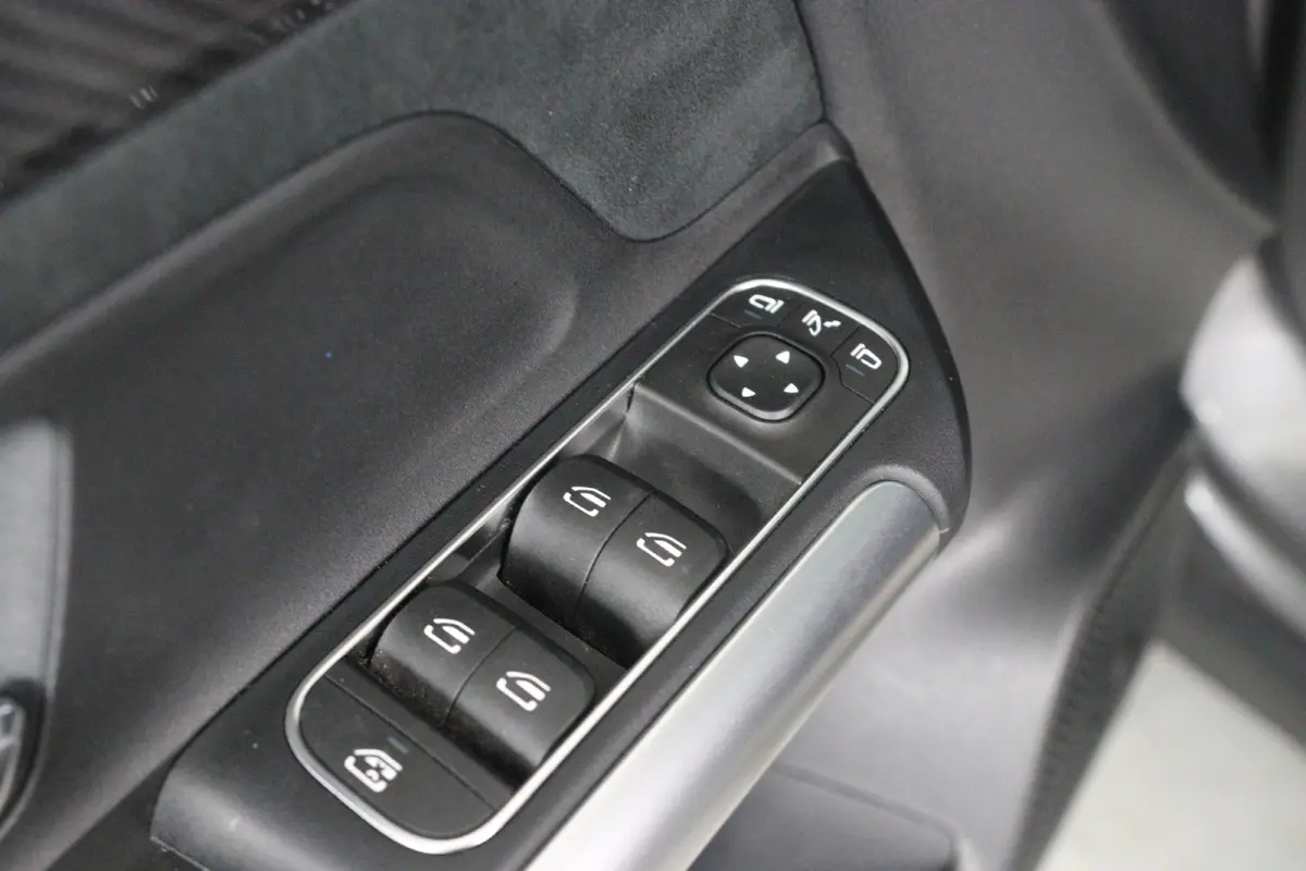 250 e AMG Line | Eerste Eigenaar | Elektrisch Panoramadak | Zetels met Geheugenfunctie | Elektrische Achterklep | 360* Camera | Adaptieve Cruise Control | Head-Up Display |