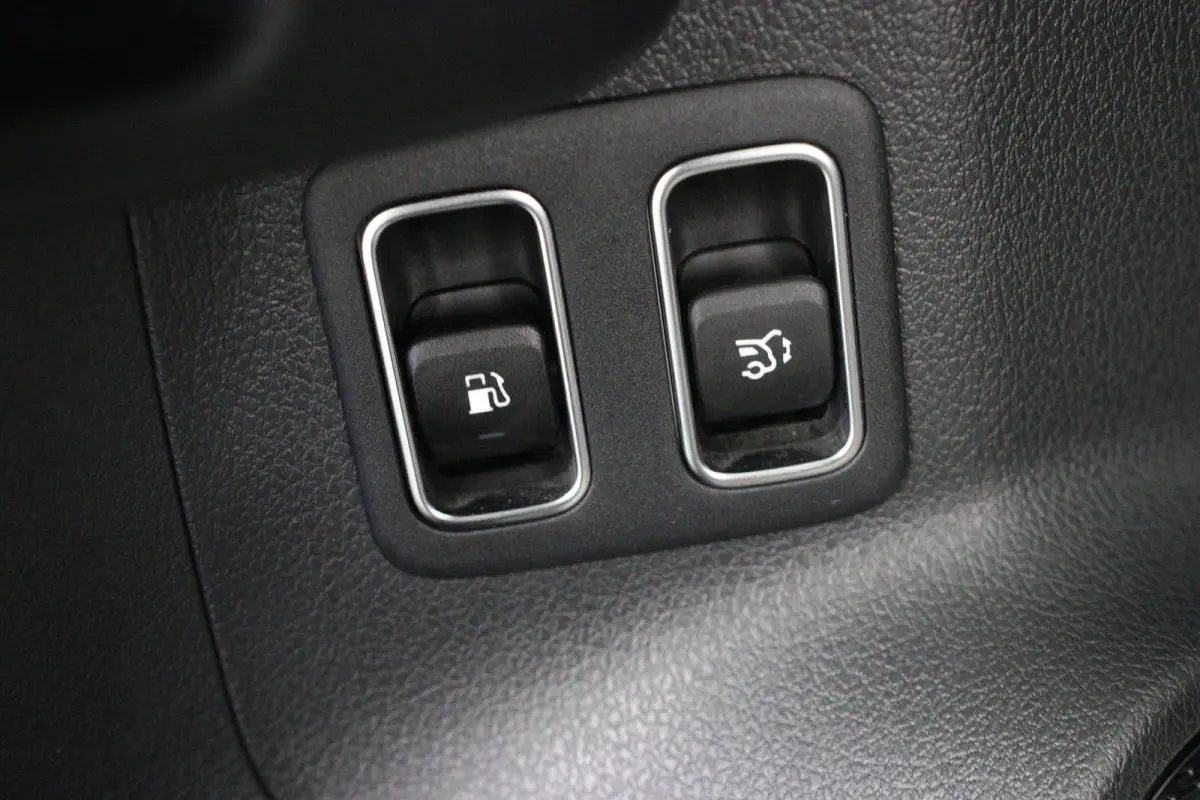 250 e AMG Line | Eerste Eigenaar | Elektrisch Panoramadak | Zetels met Geheugenfunctie | Elektrische Achterklep | 360* Camera | Adaptieve Cruise Control | Head-Up Display |