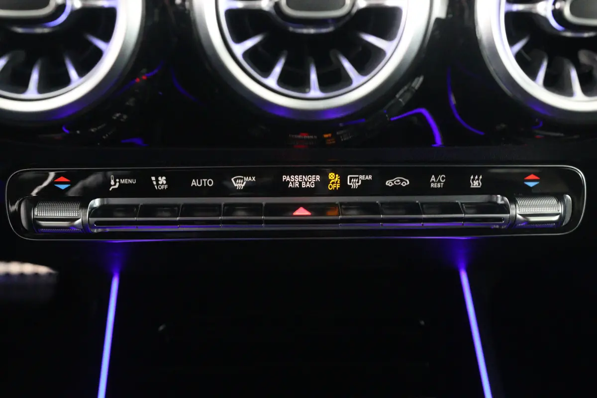 250 e AMG Line | Eerste Eigenaar | Elektrisch Panoramadak | Zetels met Geheugenfunctie | Elektrische Achterklep | 360* Camera | Adaptieve Cruise Control | Head-Up Display |